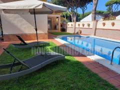 CHALET en Urbanizacion Coto la Campa, playa La Barrosa Anuncio similar